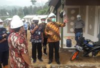 Antara gambar rencana kerja dengan bill and quantity atau rencana anggaran biaya pada struktur bawah bangunan kios itu ada perbedaan. /Iwan Maulana Ardi.