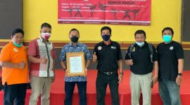 Anggota DPRD DKI Jakarta Adnan Taufik bersama PMI DKI Jakarta mengadakan Kegiatan sosial donor darah. /Dok. Apakabarnews.com/Igor Dirgantara