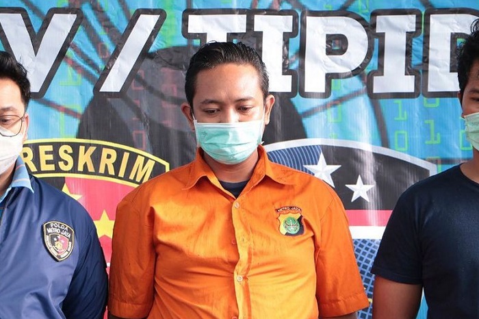 Polda Metro Jaya berhasil menangkap pria yang mengunggah video seruan jihad yang diselipkan dalam lantunan azan di media sosial. /Instagram.com/@humas.pmj.