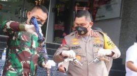 Konferensi Pers terkait insiden penyerangan terhadap anggota Polri yang melaksanakan tugas oleh pengikut Habib Rizieq Shihab (HRS). /Instagram.com/@humas.pmj.