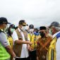 Doni meninjau lokasi bersama Menteri Pekerjaan Umum dan Perumahan Rakyat (PUPR) Basuki Hadimuldjono dan Kepala Badan Meteorologi Klimatologi dan Geofisika (BMKG) Dwikorita Karnawati. /Dok. BNPB Indonesia.