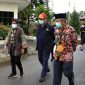 Mensos Tri Rismaharini meninjau kerusakan fasilitas bandara Tampa Padang, Mamuju, Sulbar, /Dok  Kemensos RI