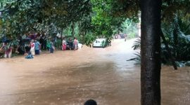 Luapan kali menyebabkan banjir di Desa Pandansari, Kecamatan Pandansari dengan tinggi muka air kurang lebih 20 sampai 30 sentimeter. /Dok. BNPB Indonesia