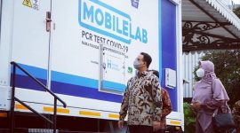 Gubernur DKI Jakarta Anies Baswedan saat launching Mobile Labs PCR COVID-19 BSL 2. /Instagram.com/@balaikota_jakarta.
