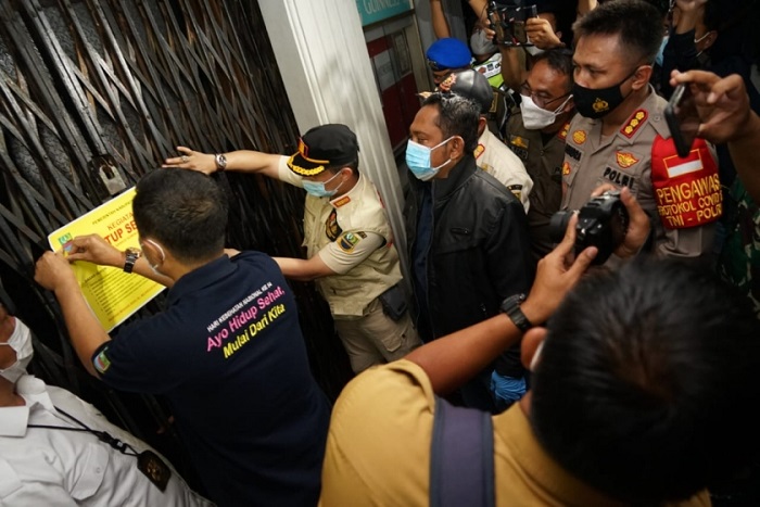 Polres Metro Bekasi menutup hiburan malam yang melanggar protokol kesehatan. /Dok. pmjnews.com.