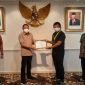 OIC Youth Indonesia dan PB SEMMI melakukan audiensi dengan Menteri Pemuda dan Olahraga (Menpora) RI. /Dok. Apakabarnes.com/Ahmad Sofyan.