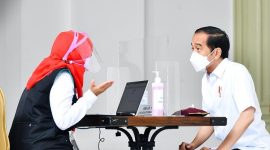 Presiden Joko Widodo menjadi orang pertama yang menerima vaksin dalam program vaksinasi massal secara gratis di Indonesia. /Laily Rachev - Biro Pers Sekretariat Presiden.