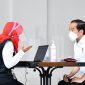 Presiden Joko Widodo menjadi orang pertama yang menerima vaksin dalam program vaksinasi massal secara gratis di Indonesia. /Laily Rachev - Biro Pers Sekretariat Presiden.