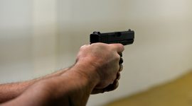 Ilustrasi Pistol. /Pixels.com/Byron Sullivan
