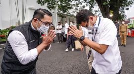 Gubernura jawa barat Ridwan Kamil bersama Menparkeraf Sandiaga Uno. /Instagram.com/@sandiuno
