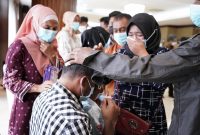 Empat korban penyanderaan kelompok Abu Sayyaf di serahkan kepada pihak keluarga oleh Menlu Retno Marsudi. /Dok. kemlu.go.id