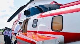 Presiden Joko Widodo saat menggunakan Helikopter Super Puma/Instagram.com/@sekretariat.kabinet