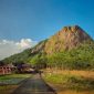 Kedai Kopi Ki Damang berhadapan langsung dengan Gunung Batu /Instagram.com @kidemang.coffe
