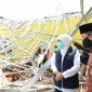 Gubernur Provinsi Jawa Timur Khofifah Indar Parawansa saat meninjau lokasi terdampak berat gempa Malang. /Instagram.com/@khofifah.ip
