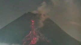 Lava pijar berguguran dari puncak Gunung Merapi. /Instagram.com/@info_gunungmerapi