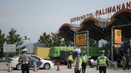 Pemprov Jawa Barat mendirikan pos penyekatan mudik lebaran berada di perbatasan jalan tol dan arteri Jawa Barat. / Instagram.com/@westjavagov_
