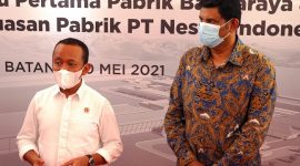 Menteri Investasi Republik Indonesia Bahlil Lahadalia dan Presiden Direktur PT Nestlé Indonesia Ganesan Ampalavanar. /Dok. Nestle Indonesia
