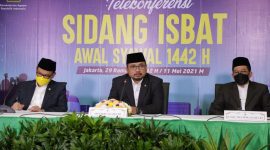 Menag Yaqut Cholil Qoumas, Ketua MUI KH Abdullah Jaidi, dan Wakil Ketua Komisi VIII TB Ace H Syadzili umumkan hasil isbat awal 1 Syawal 1442 Hijriah jatuh pada 13 Mei 2021. /Dok. kemenag.go.id