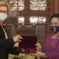 Megawati Soekarnoputri menerima Bintang Jasa Negara untuk Persahabatan (State Order of Friendship) dari Republik Federasi Rusia. /Dok. PDI Perjuangan