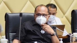 Wakil Ketua Komisi II DPR RI Junimart Girsang meminta Mendagri Tito Karnavian agar memberikan teguran keras kepada Bupati Alor, Amon Djobo. /Dok. DPR/Geraldi
