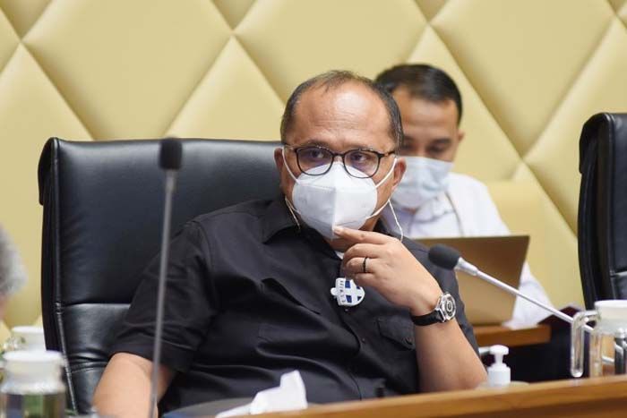 Wakil Ketua Komisi II DPR RI Junimart Girsang meminta Mendagri Tito Karnavian agar memberikan teguran keras kepada Bupati Alor, Amon Djobo. /Dok. DPR/Geraldi
