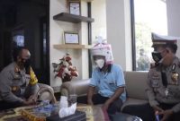 Pengguna Helm Rice Cooker yang sempat viral dimedsos, kini telah dipanggil oleh pihak Polres Kota Pasuruan. / Dok. tribratanews.jatim.polri.go.id
