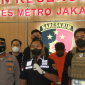 Polres Metro Jakarta Barat lakukan Press conference Penangkapan Pelaku Pembakaran Tetangga. /Dok. humas.polri.go.id

