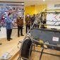 Menteri Koperasi dan UKM Teten Masduki melakukan kunjungan ke Yayasan Dharma Bhakti Astra. /Dok. Kemenkopukm.go.id
