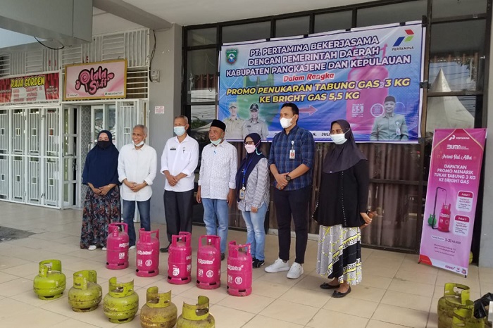 Pertamina bekerja sama dengan Pemda Kabupaten Pangkep untuk memberikan Promo Trade In Tabung LPG 3kg ke Tabung LPG Bright Gas. /Dok. Bumn.go.id
