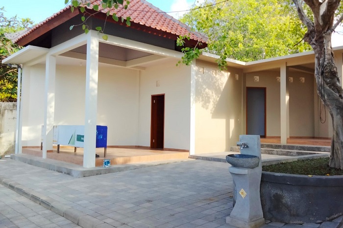 PT Pengembangan Pariwisata Indonesia melakukan penataan area usaha KUKM yang tergabung dalam Paguyuban Pedagang Pantai di Kawasan The Nusa Dua. /Dok. Bumn.go.id
