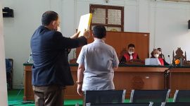 Sidang lanjutan dugaan korupsi berupa suap dan gratifikasi yang mendudukkan Gubernur Sulsel nonaktif Nurdin Abdullah sebagai terdakwa di Pengadilan Tipikor Negeri Makassar, Rabu, 26 Oktober 2021. (Dok.Hallo.id/Akbar Nur Qadri)
