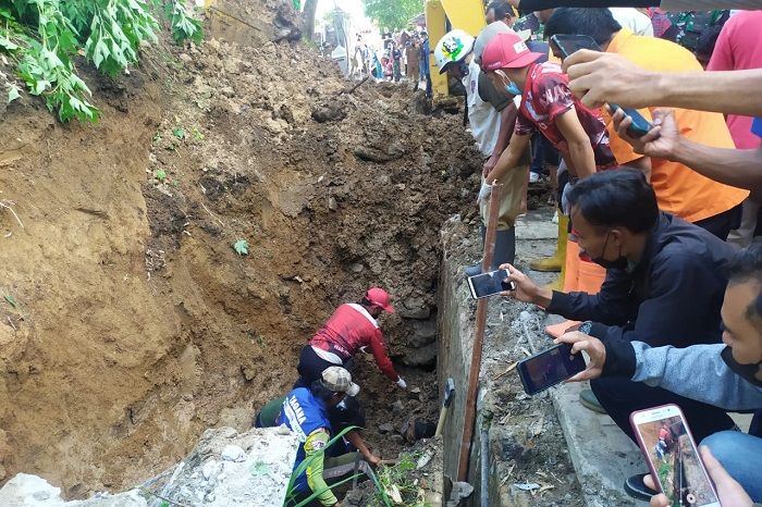 Longsor proyek galian drainase menelan dua korban di Kelurahan Bukit Cangang, Kecamatan Guguk Panjang, Bukittinggi, Sumatera Barat. (Dok. BPBD Bukittinggi)
