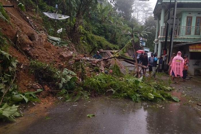 9 rumah mengalami rusak akibat Fenomena Cuaca Ekstrim melanda delapan Kecamatan di wilayah Kabupaten Lebak. /Dok. BPBD Kabupaten Lebak