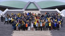 Puan Maharani dan Mahasiswa Program Magang di Rumah Rakyat DPR RI. /Dok. DPR RI