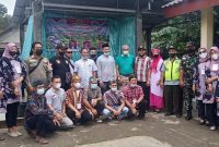 Warga Desa Teluk pinang Kecamatan Ciawi, melakukan pemilihan Ketua (Rw). (Dok. Apakabarbogor.com/Iwan)
