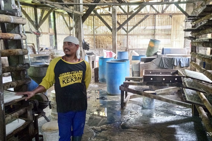 Pengrajin tahu tempe mogok produksi. (Dok. Apakabarbogor.com/Iwan )