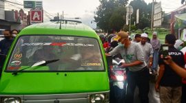 Komplek Pemerintahan di Ciawi Bagikan Ratusan Takjil. (apakabarbogor.com/Iwan)