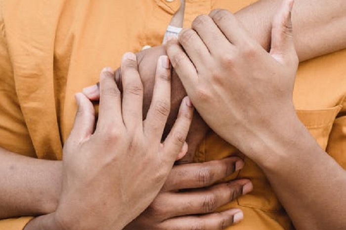 Tidak ada satu agama pun yang membenarkan perilaku menyimpang LGBT. (Pexels.com/Ketut Subiyanto )