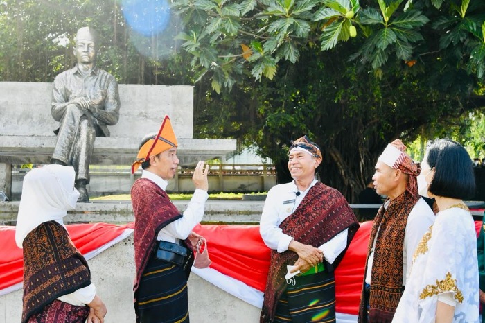Presiden Jokowi saat berada di 
Taman Renungan Bung Karno, Kabupaten Ende, NTT. (Dok. Biro Pers Sekretariat Presiden/Laily Rachev)