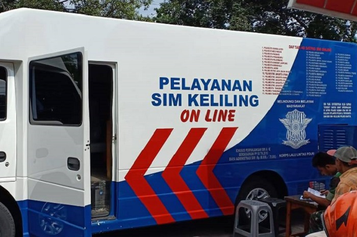 Pelayanan SIM Keliling. (Dok. Kebudayaan.kemdikbud.go.id)