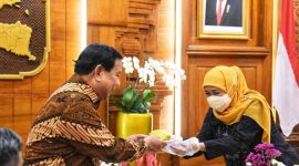 Menteri Pertahanan Prabowo Subianto bersama Gubernur Jawa Timur Khofifah Indar Parawansa. (Dok. Pemprov Jatim)