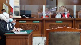 Kursi terdakwa kosong saat digelar vonis perkara pemalsuan surat dengan terdakwa Alvin Lim di Pengadilan Negeri Jakarta Selatan. (Dok. Istimewa)