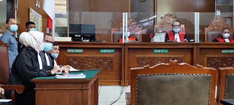 Kursi terdakwa kosong saat digelar vonis perkara pemalsuan surat dengan terdakwa Alvin Lim di Pengadilan Negeri Jakarta Selatan. (Dok. Istimewa)