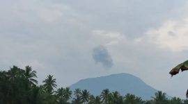 Gunung Ibu Alami Erupsi. (Instagram.com/@volcanian_oficial)
