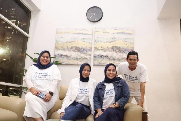 BEI bersama Pemkab Morowali Utara menggelar kelas perdana pelatihan dan pembelajaran berbasis teknologi. (Dok. BEI)
