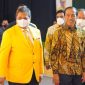 Ketua Umum DPP Partai Golkar Airlangga Hartarto dan Presiden Jokowi. (Instagram.com/@airlanggahartarto_official)