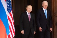 Presiden AS Joe Bidden dan Presiden Vladimir Putin Rusia. (Dok. Omanfm1071.com)