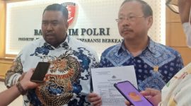 Didit Hariadi dan Yus Dharman, kuasa hukum Dirut PT CLM Helmut Hermawan saat melapor ke Bareskrim. (Dok. Ist)