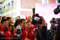 Menteri Pertahanan Prabowo Subianto mendampingi Presiden Joko Widodo meresmikan Asrama Mahasiswa Nusantara (AMN) di Surabaya, Jawa Timur. (Dok. Tim Media Prabowo Subianto)
