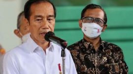 Presiden Joko WIdodo bersama Menko Polhukam, Mahfud MD. (Instagram.com/@mohmahfudmd) 